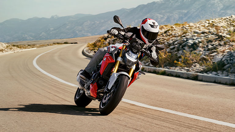 THE NEW BMW F 900 R