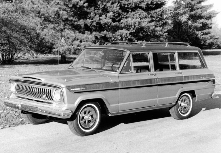 1963 JEEP WAGONEER (SJ)