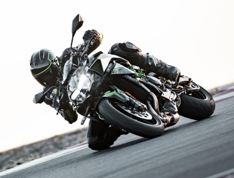 KAWASAKI Z H2 2020: HYPER NAKED