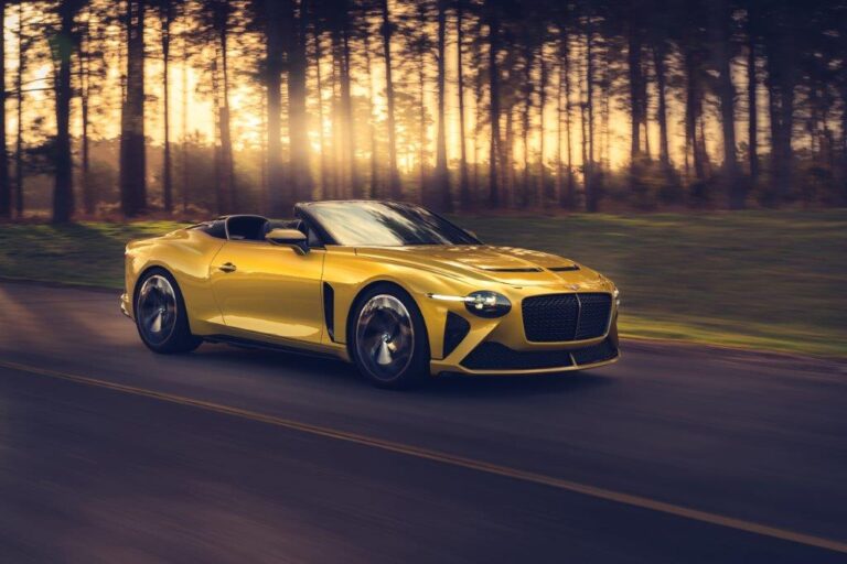 Luxury: Bentley Bacalar