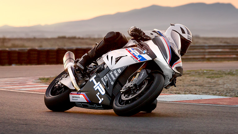 BMW HP4 RACE: MAKE LIFE A RIDE