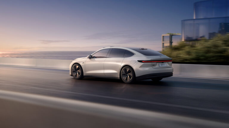 NIO ET7: Tesla Challenger