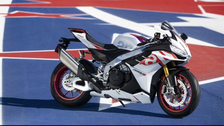Aprilia RSV4 Factory: The Speed White Limited Edition 